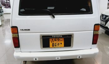 Toyota Hiace full