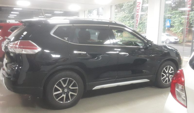 Nissan X-Trail full